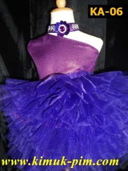 ชุดดรัมเมเยอร์เด็กอนุบาลและประถม ราคานี้ มีชุด แถม หมวก เมื่อซื้อ 12 ชุด ขึ้นไป ได้หมวก12ใบ รอบอกตั้งแต่20-30นิ้ว สูงไม่เกิน 140เซนติเมตร