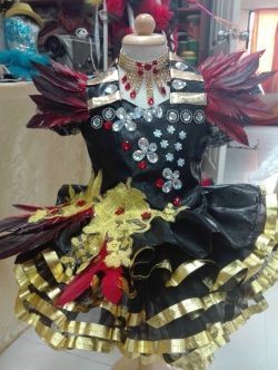 ชุดดรัมเมเยอร์สีแดงเด็กอนุบาลและประถม(แถมหมวก สร้อย ต่างหู)