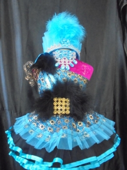 ชุดดรัมเมเยอร์เด็กอนุบาลและประถมสีฟ้า(ราคานี้รวมสร้อยและหมวก)