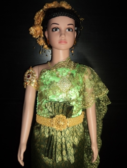 ชุดไทยสีเขียวใสมรกต*ราคานี่ไม่รวมเครื่องประดับ*