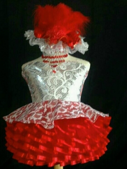 ชุดดรัมเมเยอร์สีแดง เด็กอนุบาลและประถม ราคานี้เป็นราคาชุดอย่างเดียว ไม่มีเครื่องประดับ