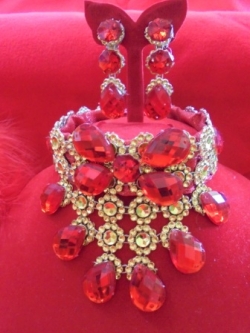 สร้อยพลอยสีแดงสลับทอง+ต่างหูหนีบเด็กอนุบาลและประถม*พร้อมส่ง*