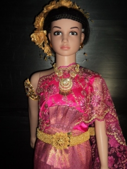 ชุดไทยเด็กจีบหน้านาง+เสื้อสไบลูกไม้สีชมพูหวาน ราคานี้ไม่รวมเครื่องประดับ