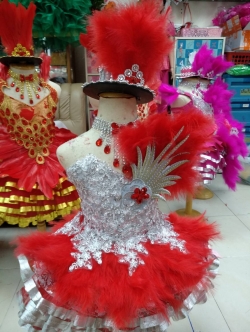 ชุดดรัมเมเยอร์เด็กอนุบาลสีแดง พร้อม หมวก สร้อย ต่างหู