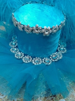 หมวกดรัมเมเยอร์สีฟ้าขาว