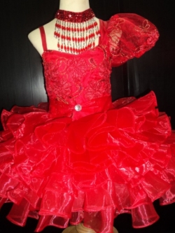 ชุดดรัมเมเยอร์สีแดง ราคานี้ มีชุด ไม้ดรัม หมวก สร้อย ต่างหู รอบอกตั้งแต่20-30นิ้ว สูงไม่เกิน 130 เซนติเมตร