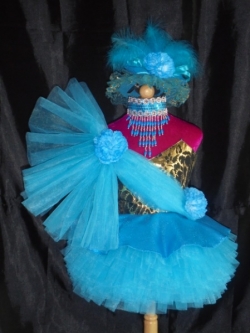 ชุดดรัมเมเยอร์เด็กอนุบาลและประถมสีฟ้า เด็กอนุบาลและประถม ราคานี้ แถม หมวกแอร์ สร้อย ต่างหู