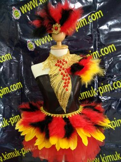 ชุดดรัมเมเยอร์สีแดงอนุบาลและประถม