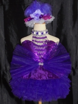 ชุดดรัมเมเยอร์สีม่วงเด็กราคานี้มี ชุด หมวก สร้อย ต่างหู รอบอกตั้งแต่20-30นิ้ว เอวไม่เกิน28นิ้ว สูงไม่เกิน140เซนติเมตร