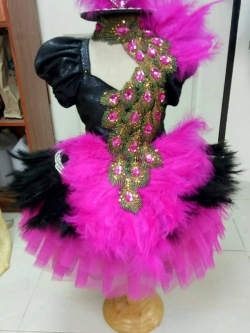 ชุดดรัมเมเยอร์เด็กอนุบาลและประถมราคานี แถม หมวก สร้อย ต่างหู