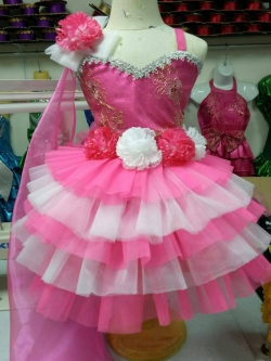 ชุดดรัมเมเยอร์สีชมพูเด็กอนุบาลและประถม ราคานี้ แถม หมวก สร้อย ต่างหู