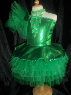 ชุดดรัมเมเยอร์เด็กอนุบาลและประถม ราคานี้ มีชุด แถม หมวก เมื่อซื้อ 12 ชุด ขึ้นไป ได้หมวก12ใบ รอบอกตั้งแต่20-30นิ้ว สูงไม่เกิน 140เซนติเมตร