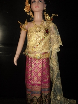 ชุดไทยเด็กอนุบาลผ้าไทยลายอโยธยา(สีบานเย็นทอง)ราคานี้ไม่รวมเครื่องประดับ