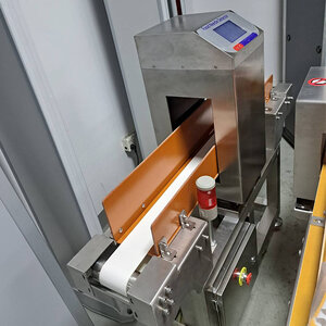 เครื่องตรวจจับโลหะในอาหาร สำหรับแพ็คเกจประเภทฟอยล์ Conveyor Metal Detector