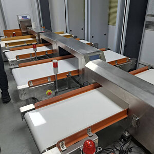 เครื่องตรวจจับโลหะในอาหาร ประเภทสำหรับแพ็คเกจที่ไม่ใช่ฟอยล์ Conveyor Metal Detector